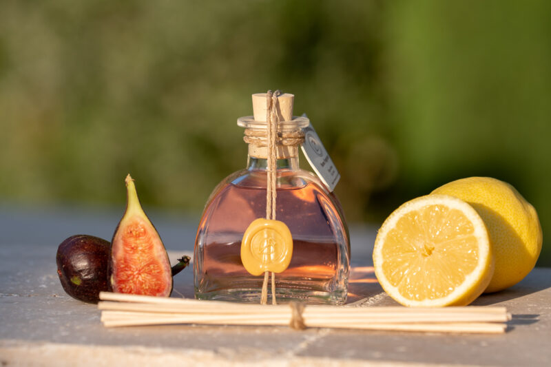 Diffuseur de parfum d'ambiance Figue citron. Fabriqué à la main en Provence.