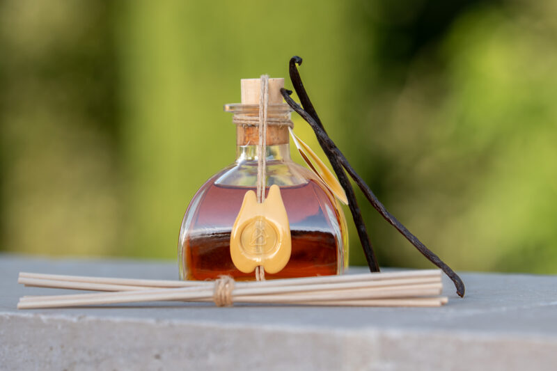 Diffuseur de parfum d'ambiance Vanille. Fabriqué à la main en Provence.